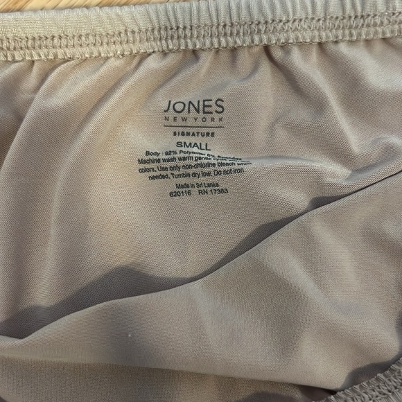 Nude Slip - Picture 2 of 3